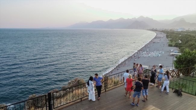 Antalya bu sezon dünyanın her yerinden ziyaretçi ağırladı